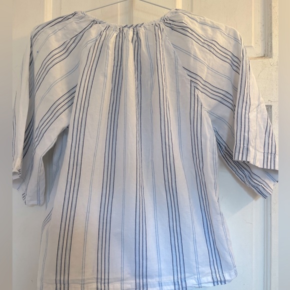 Gap women’s White and Blue Striped Top in size xs - Picture 3 of 9